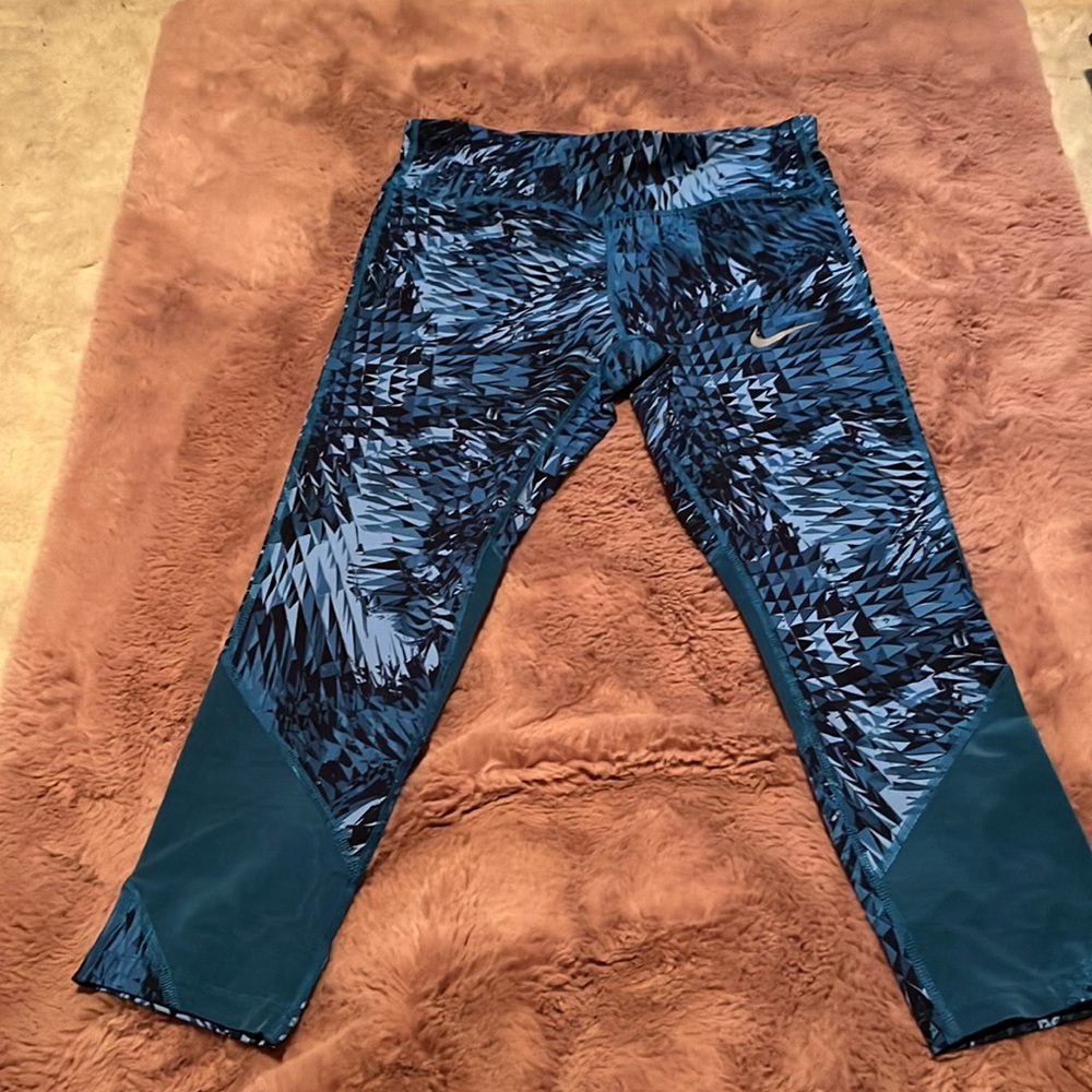 Nike blue dri-fit cropped leggings. Size medium.